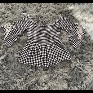 Hollister Off the Shoulder Top Black-White Size XS